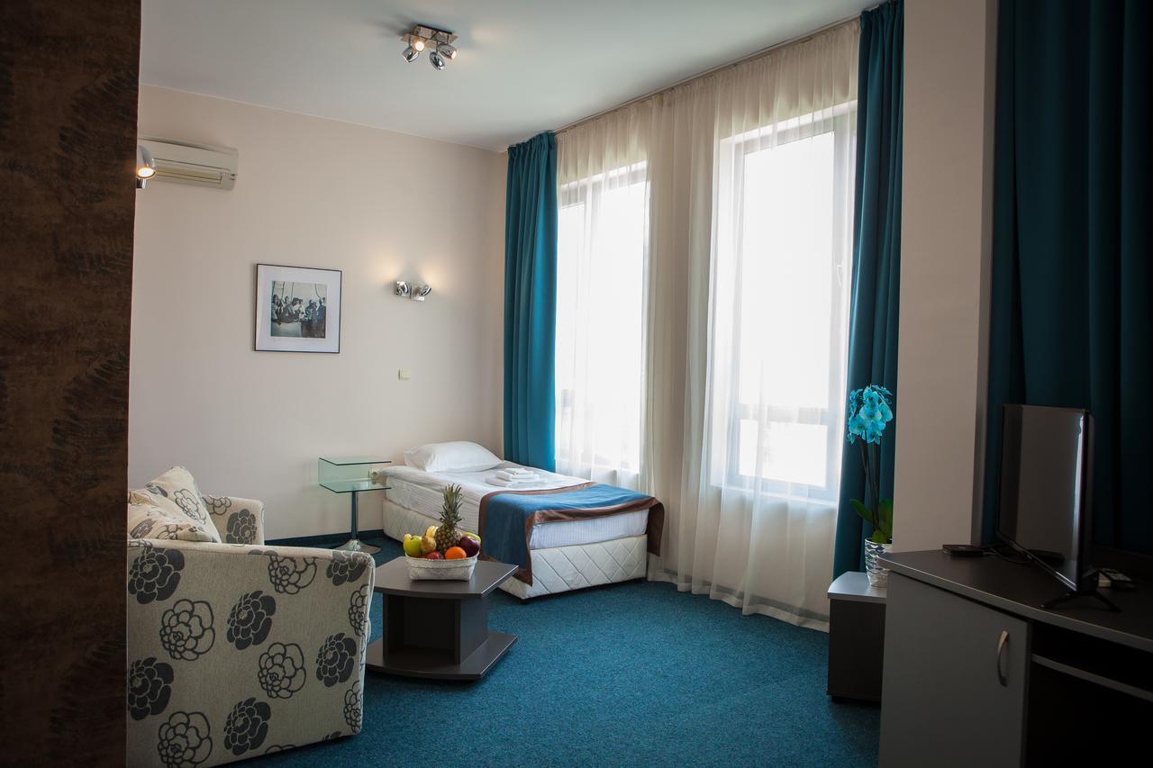 City Mark Hotel Varna Extérieur photo