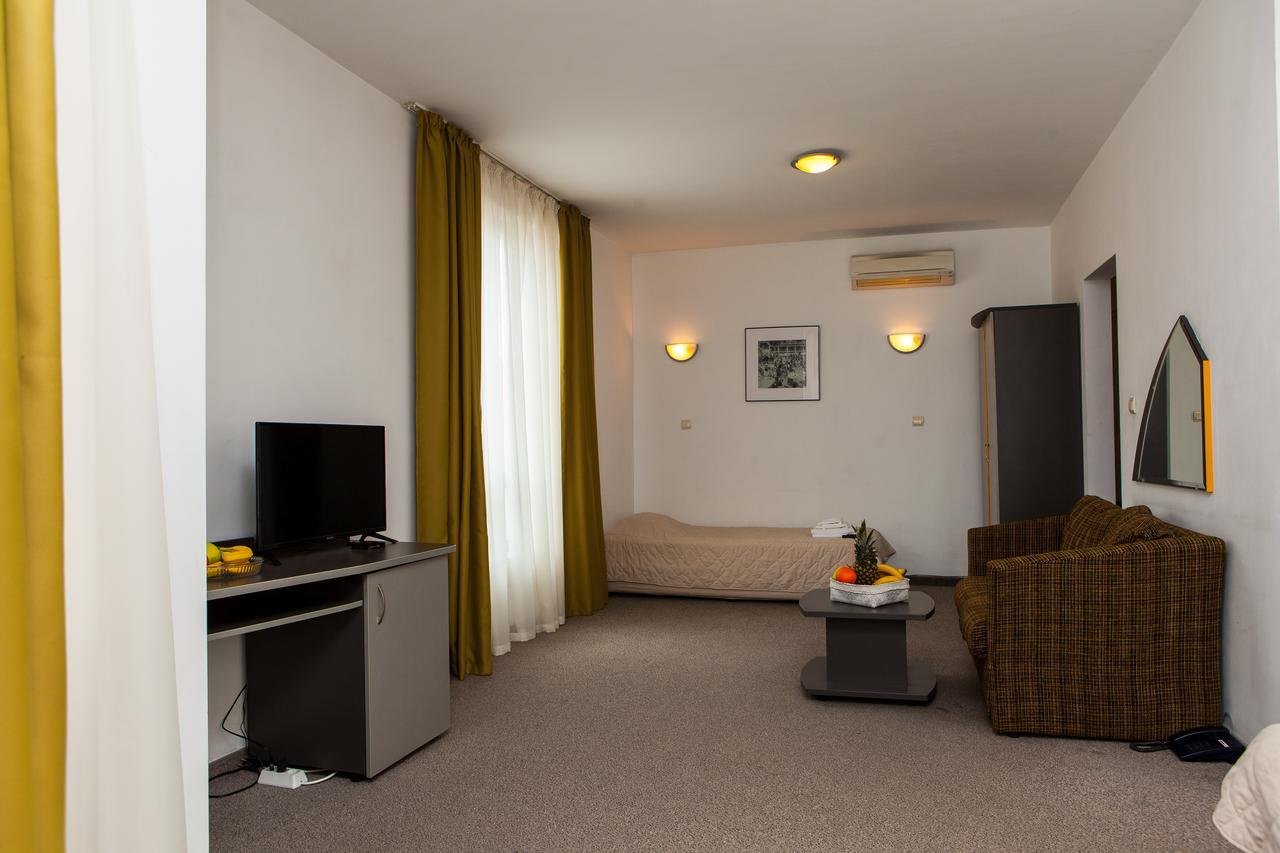 City Mark Hotel Varna Extérieur photo